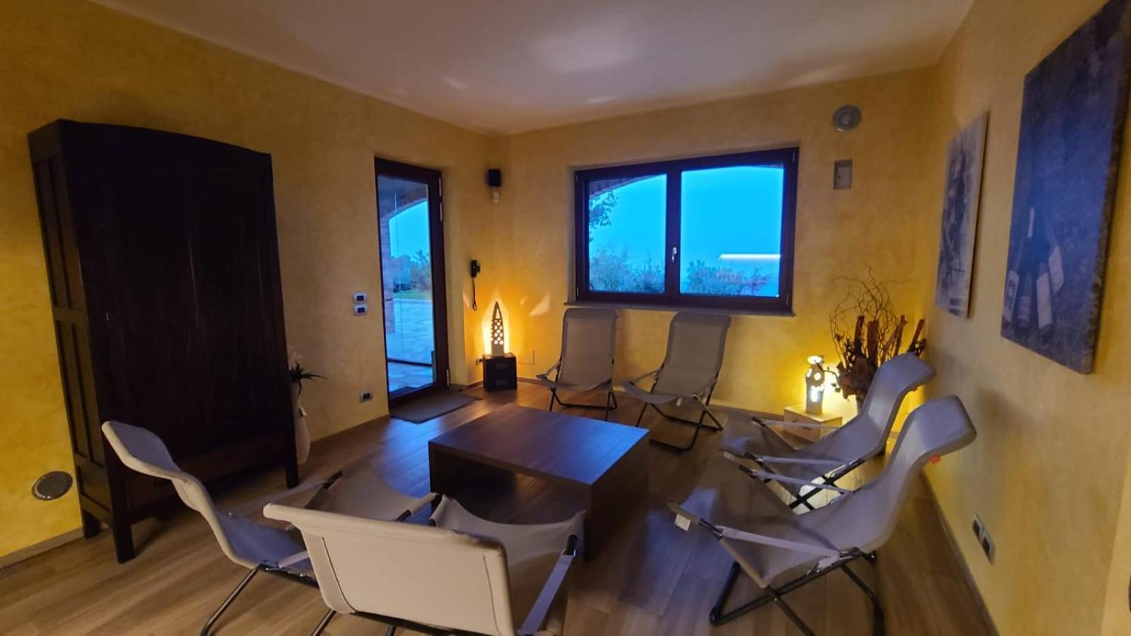 Casa Castella - Adults Only - Langhe Villa Diano dʼAlba Exterior foto