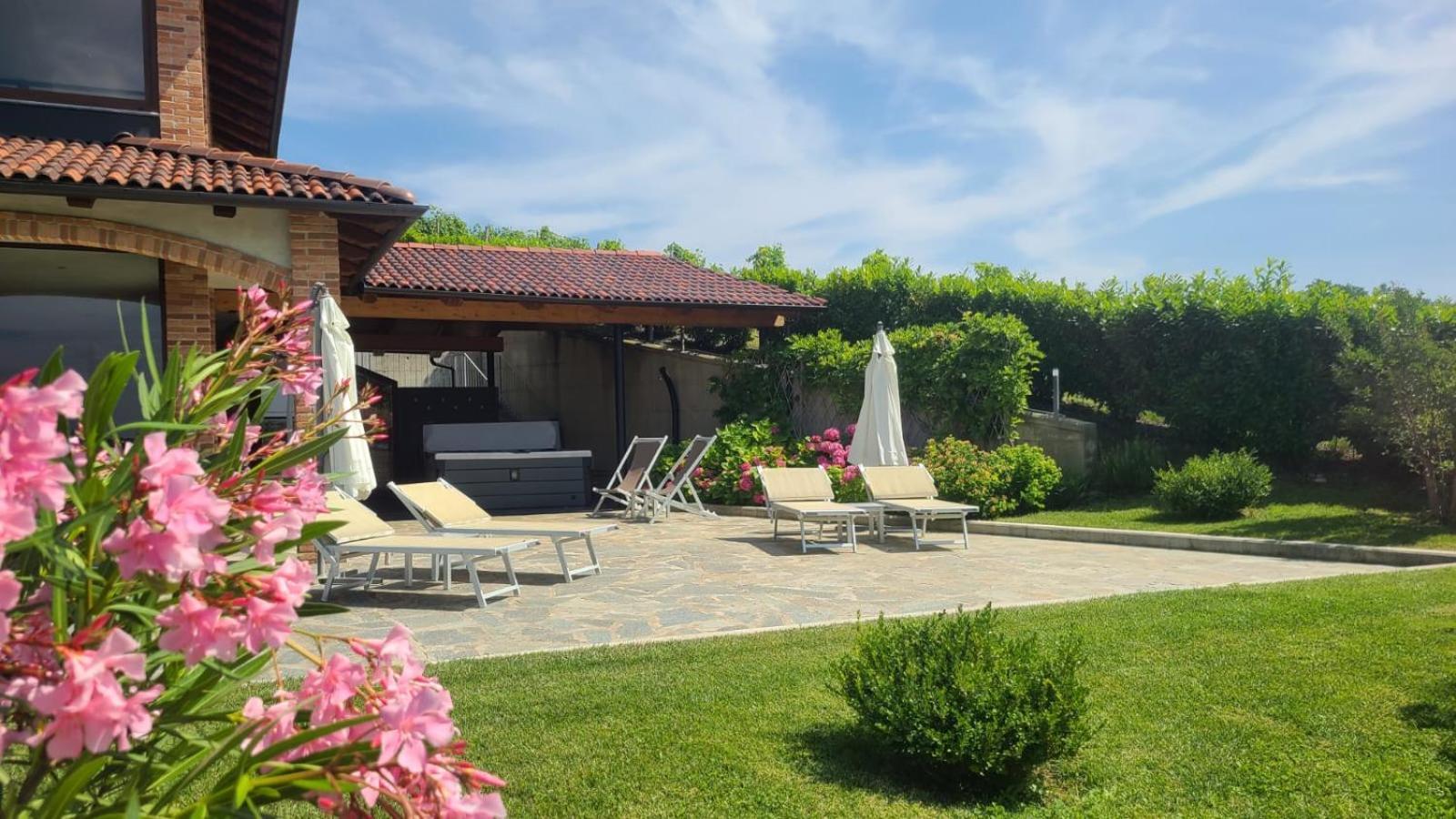 Casa Castella - Adults Only - Langhe Villa Diano dʼAlba Exterior foto