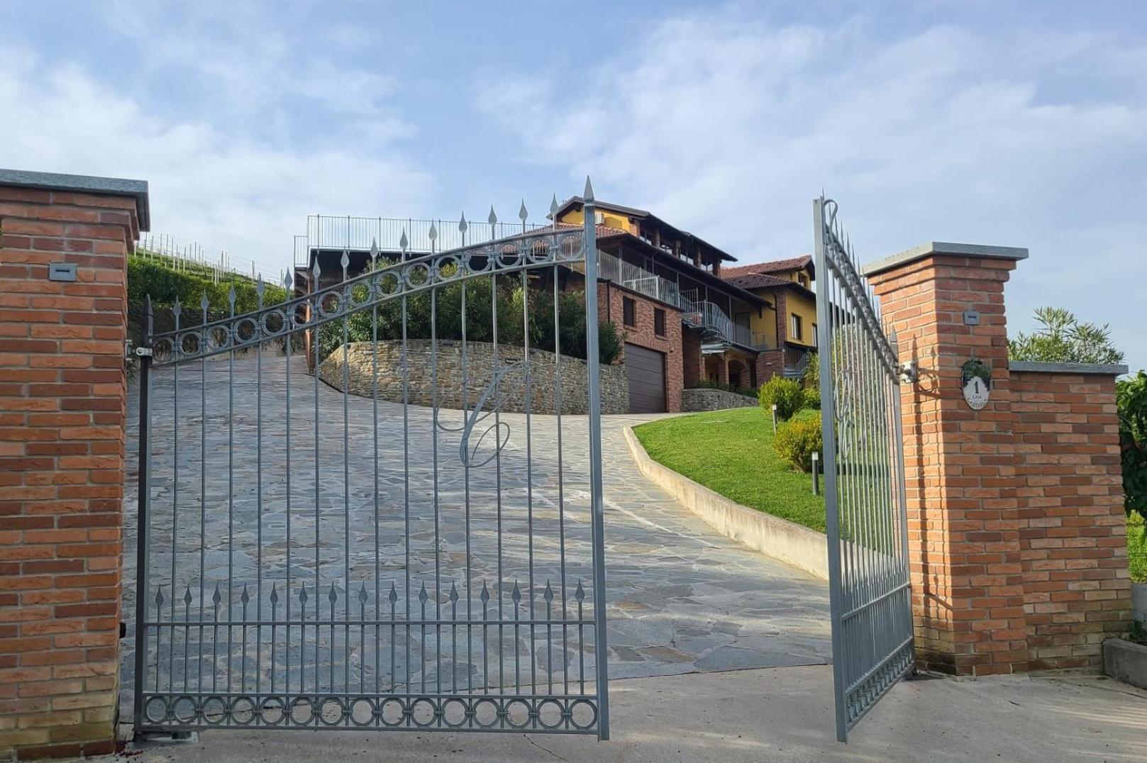 Casa Castella - Adults Only - Langhe Villa Diano dʼAlba Exterior foto